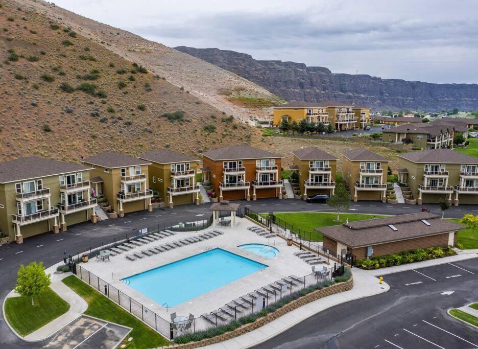 Sunserra Villa! Movie Room, Family Friendly, Bbqs, Pools, Free Golf! Quincy ภายนอก รูปภาพ