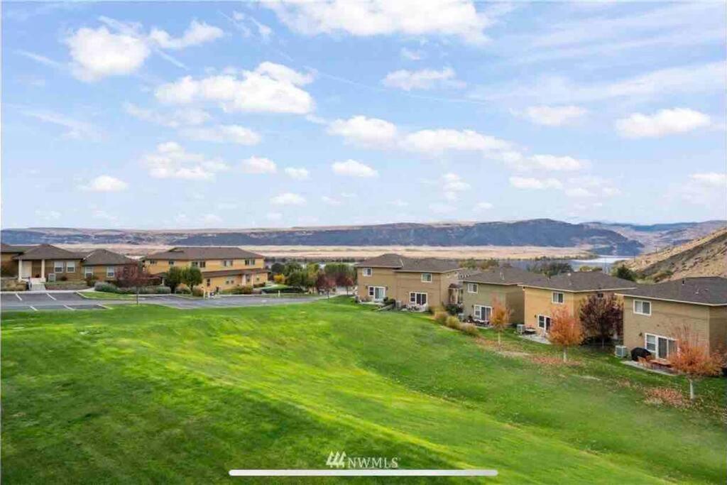 Sunserra Villa! Movie Room, Family Friendly, Bbqs, Pools, Free Golf! Quincy ภายนอก รูปภาพ